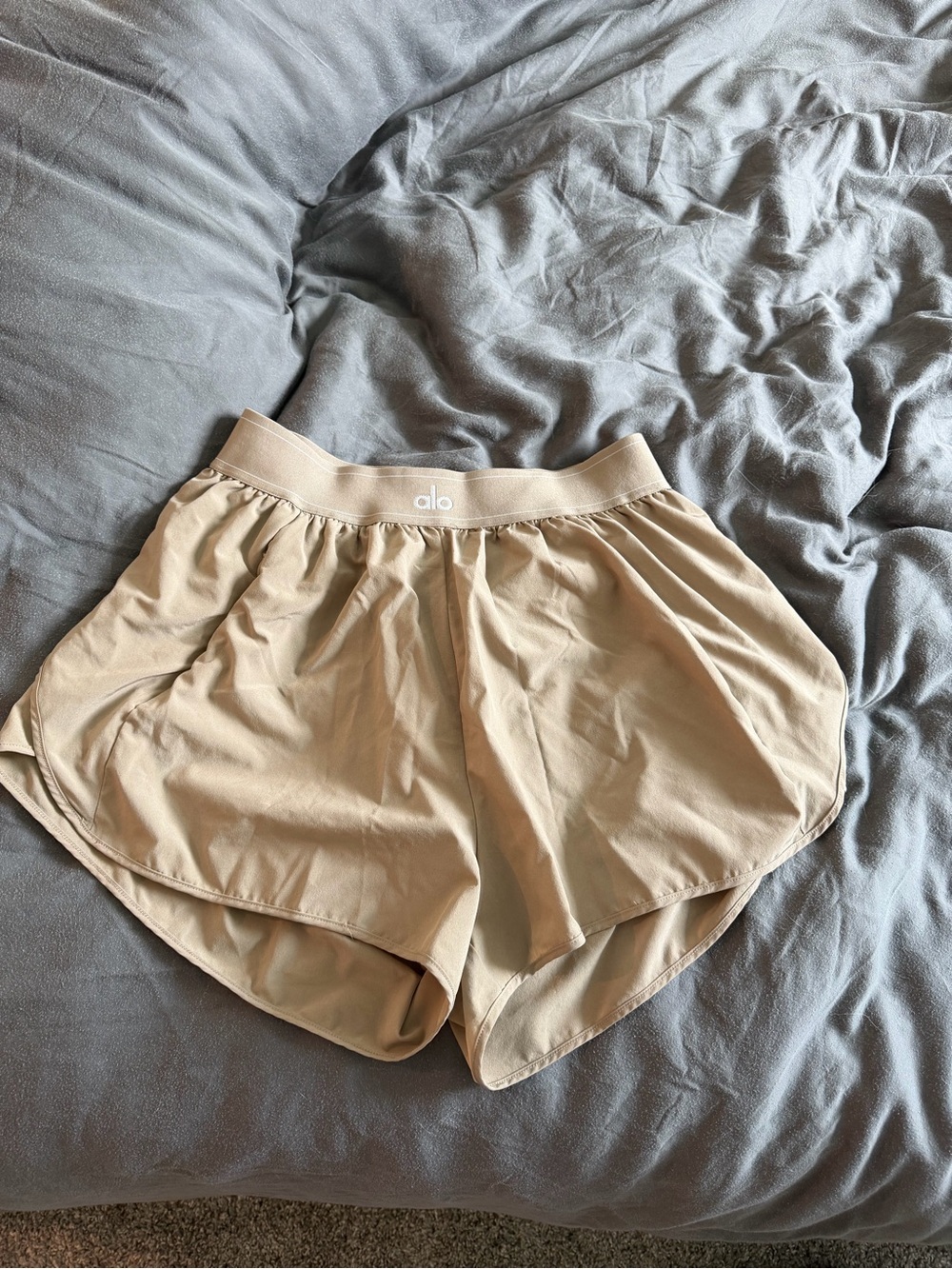 ALO Yoga gravel match point shorts